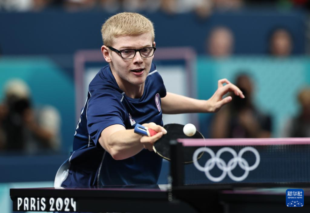 但他在防守 但他在防守