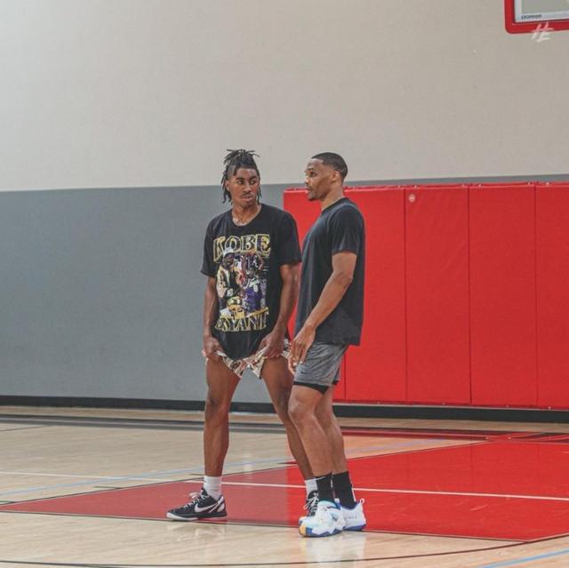 回中低速 回中低速